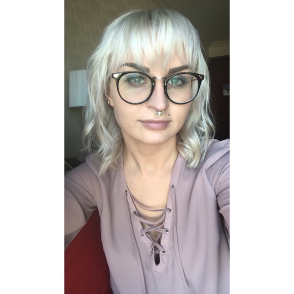 About your posher, Gabbi🌸 - Picture 1 of 2